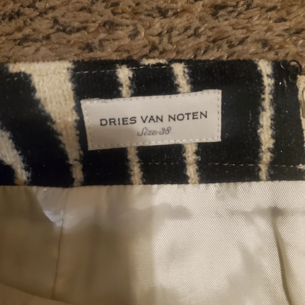 Dries Van Noten Zebra Patterned Skirt in Black and Cream - Picture 4 of 8